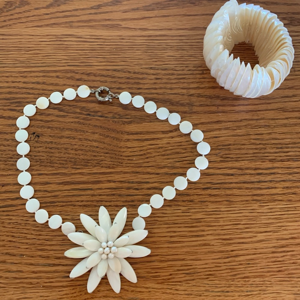 Hawaiian necklace with bracelet
